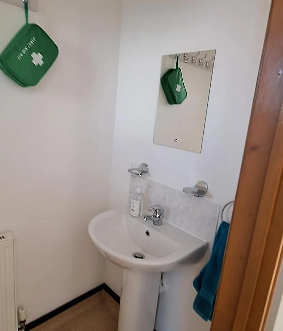 Holiday home 2Br-4Guests-Parking-Bbq-Garden-Patio Villa Swansea